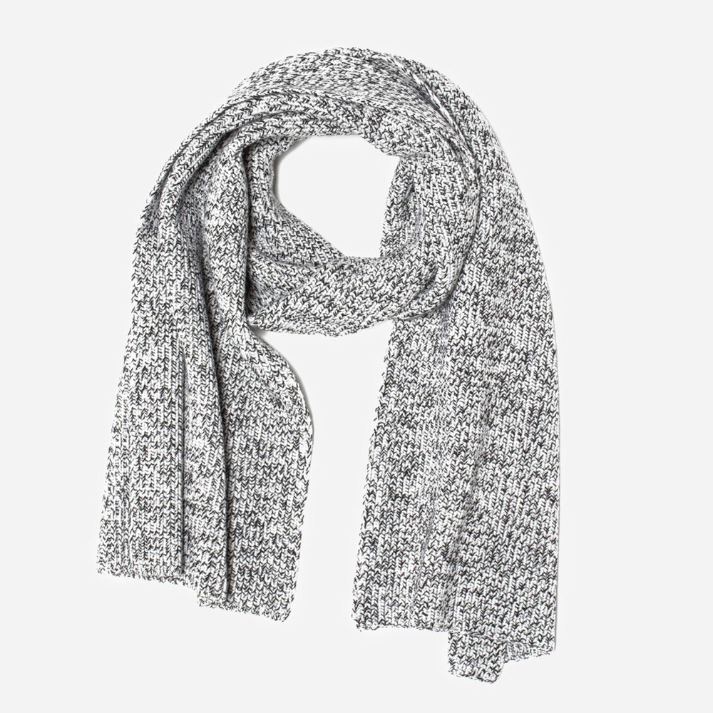Everlane thick knit scarf